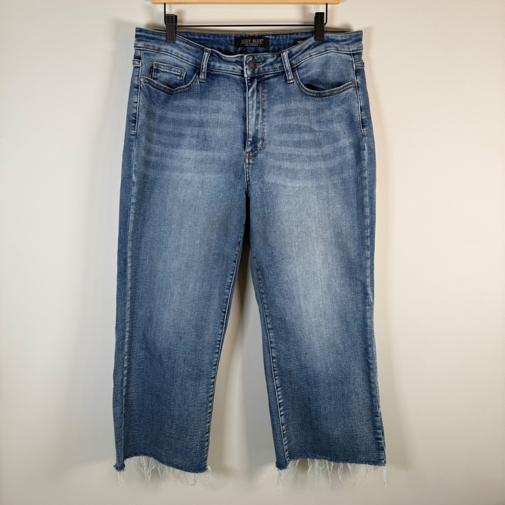 Judy Blue Wide Leg Crop Denim Blue Jeans Size 32 Frayed Raw Hem Stretch Denim